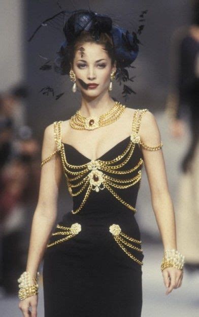 christy turlington Chanel chain dress